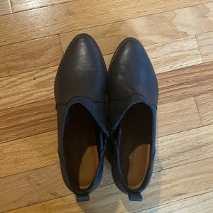 Lucky Brand EUC “Faydren” soft dark blue booties
